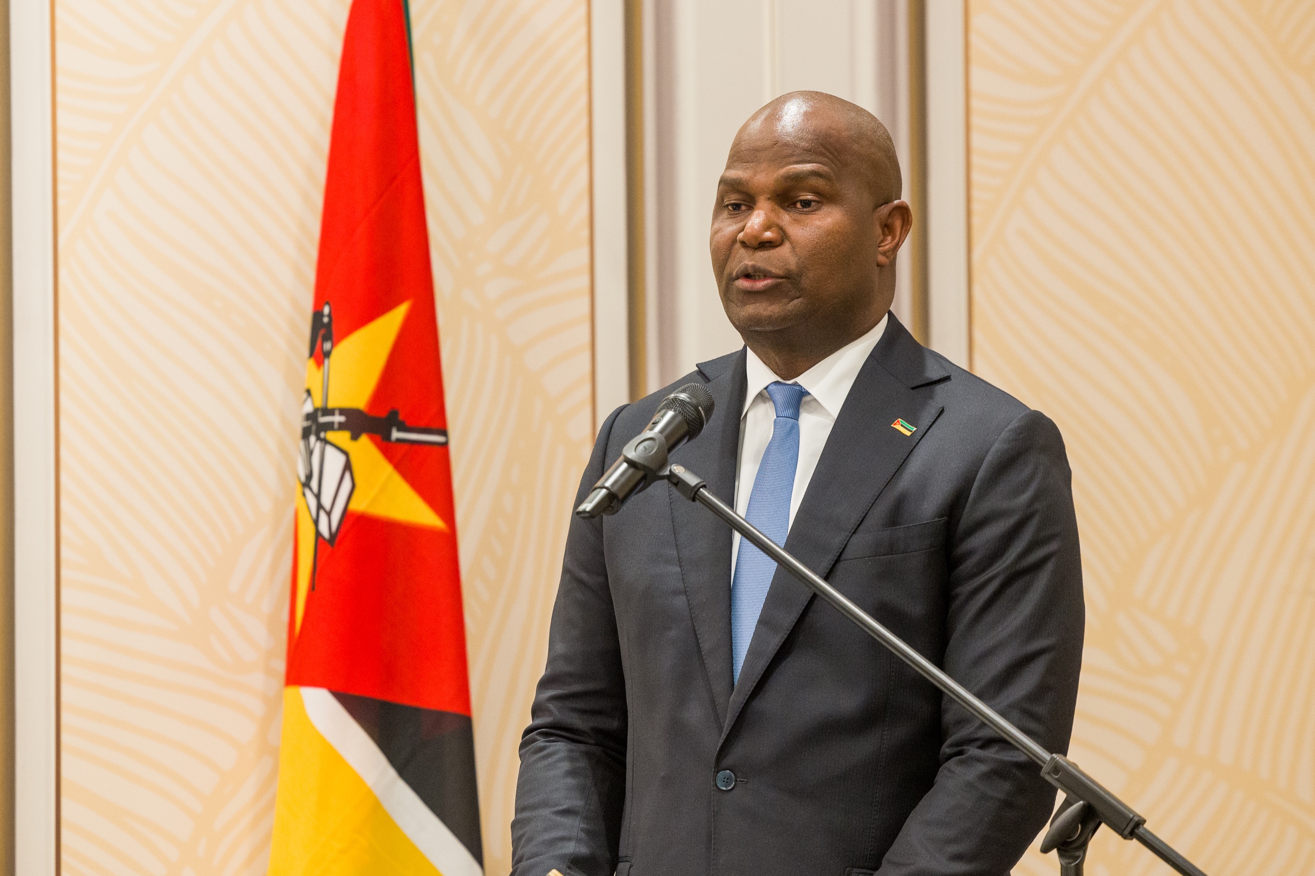 Chapo reúne-se com comunidade moçambicana no BENELUX e destaca segurança e desenvolvimento económico