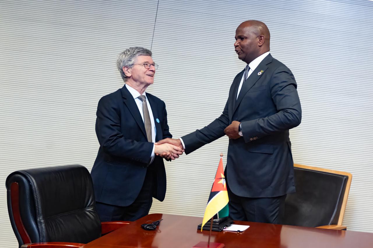 Presidente Chapo recebe em audiência Jeffrey Sachs em Adis Abeba