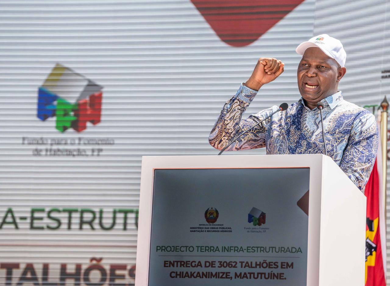 Presidente entrega 3.062 talhões infra-estruturados em Matutuine