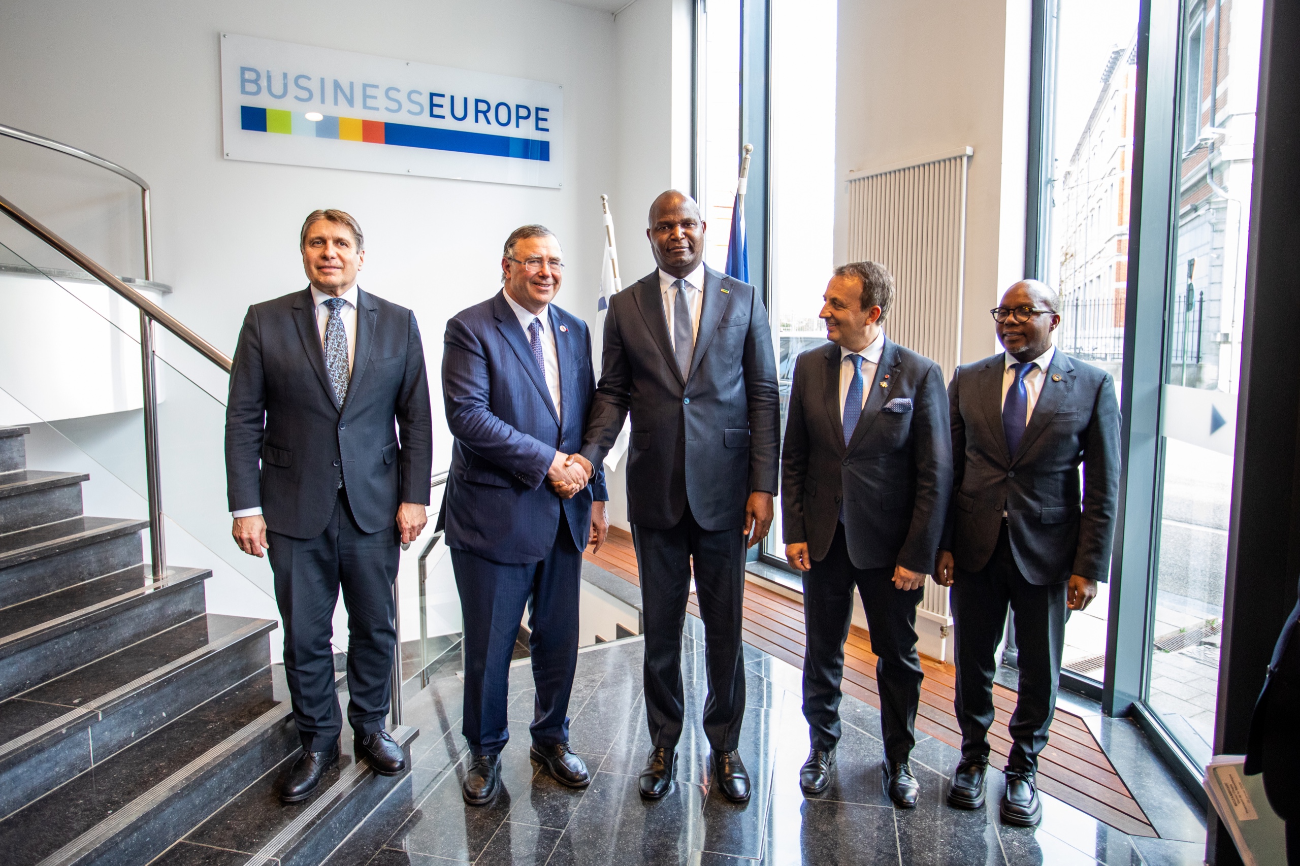 Presidente Chapo e o Presidente da TotalEnergies avaliam progresso do projecto Mozambique LNG em Bruxelas